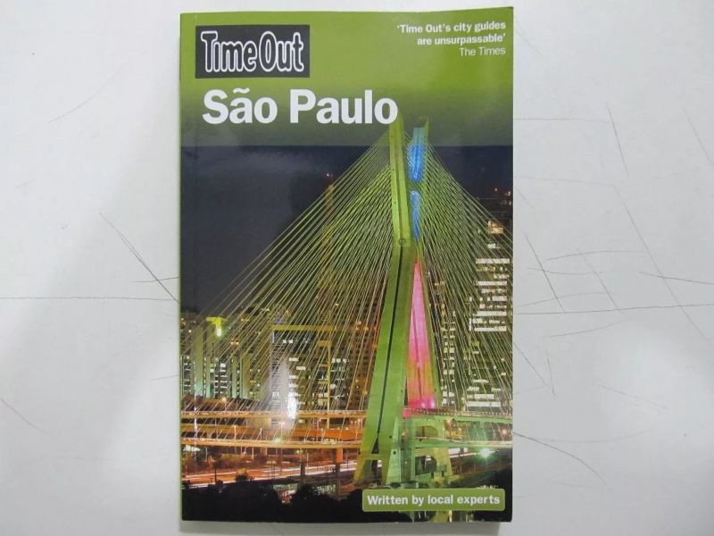 Livro Em Inglês - Time Out São Paulo