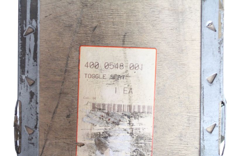 Toggle Seat Sandvik 400-0548-001 Para Britadores CJ/JM Toggle Seat Sandvik 400-0548-001 Para Britadores CJ/JM