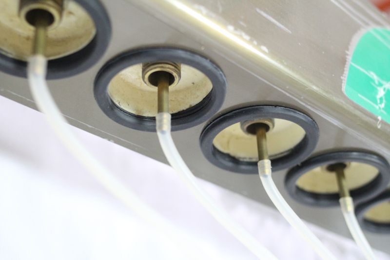 Cabeçote Manifold Solar Hi-MIN para 12 Tubos Distribuidor para Coletor Solar a Vácuo Cabeçote Manifold Solar Hi-MIN para 12 Tubos Distribuidor para Coletor Solar a Vácuo