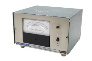 Medidor de Vácuo Termopar Norton NRC 802-A Escala Microns Analógica Medidor de Vácuo Termopar Norton NRC 802-A Escala Microns Analógica
