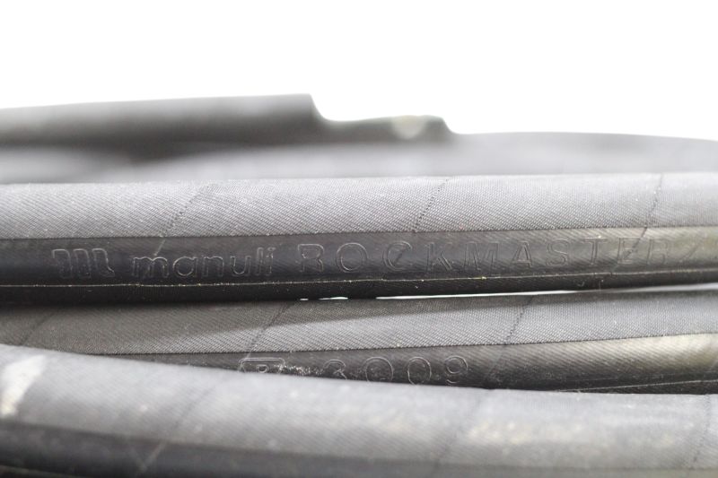 Mangueira Hidráulica R2SN DKOS 1/2x13m Plataforma Genie Mangueira Hidráulica R2SN DKOS 1/2x13m Plataforma Genie