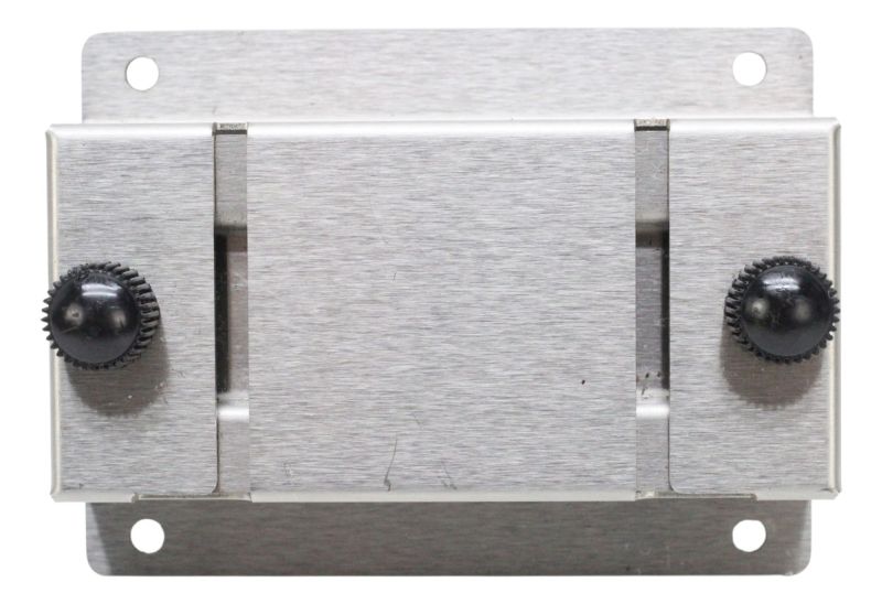 Lote Suportes Metálicos Ajustáveis Para Dispenser/Dosador de Parede Lote Suportes Metálicos Ajustáveis Para Dispenser/Dosador de Parede